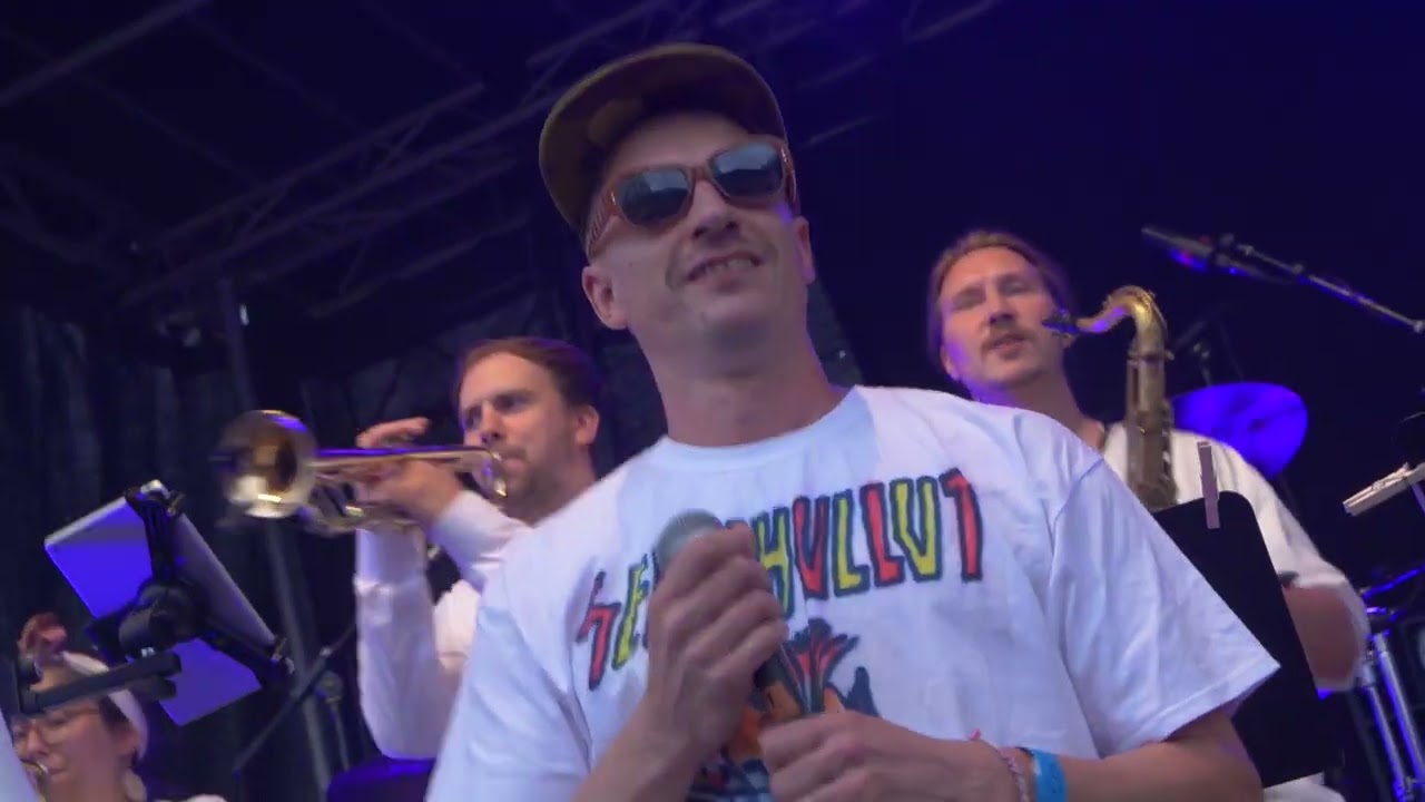 Ursus Factory feat. Asa: ANO (mitä kummaa)