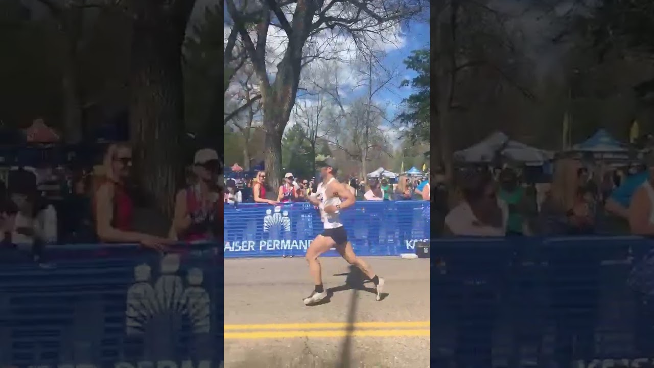 Ver When a 57-year-old lady passes you at Mile 26 of a marathon 💨🏃♀️🏃 en YouTube Ver When a 57-year-old lady passes you at Mile 26 of a marathon 💨🏃♀️🏃 en YouTube