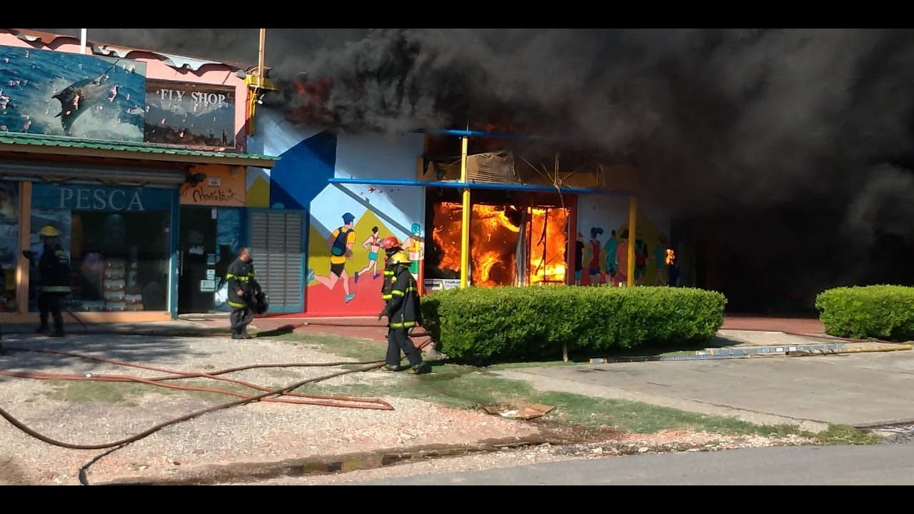 Devastador incendio en un local de camping de Ringuelet