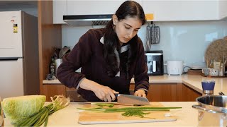 What I eat in my new home in Australia as a backpacker on a budget ~homemade, healthy, cheap recipes