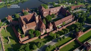 Oto największy średniowieczny zamek w Europie [Europa z powietrza]
