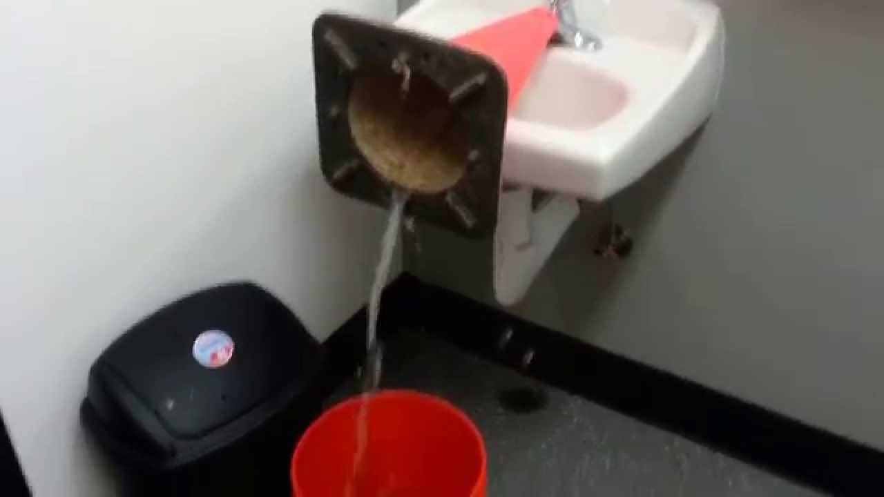 Lifehack: Fill a tall bucket without a deep sink or hose. (One way.)