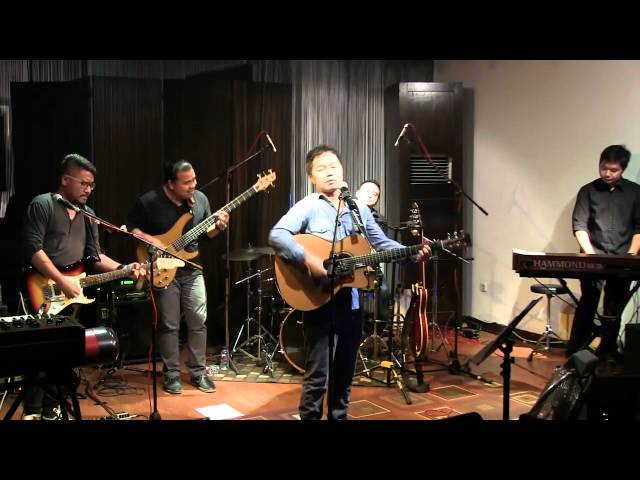 Sandhy Sondoro - Tak Pernah Padam @ Mostly Jazz 16/09/12 [HD] class=