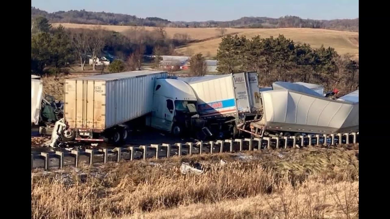 CBS News 100 car pileup in Wisconsin - YouTube