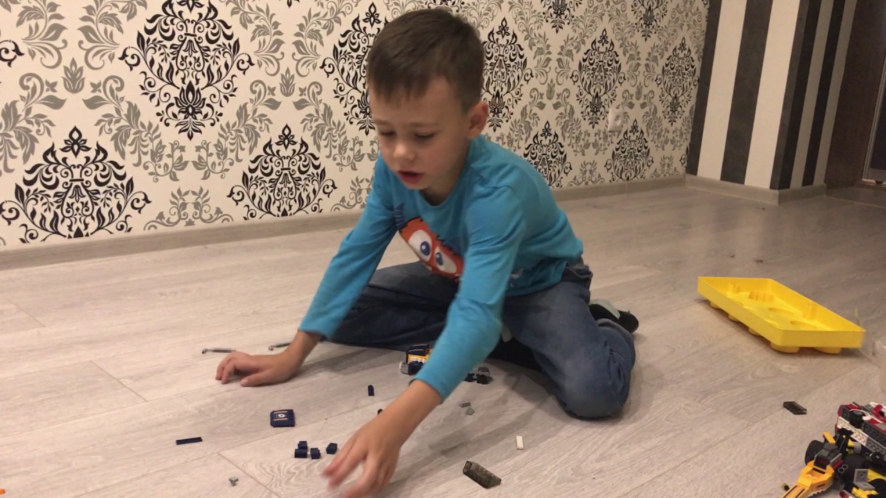 Собираем LEGO City 60151 Грузовик для перевозки драгстера