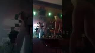 Прикол 2018 упала с барной стойки....