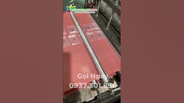 Công đoạn cắt và kiểm tra chất lượng túi zip chỉ đỏ | Trung Thành Print