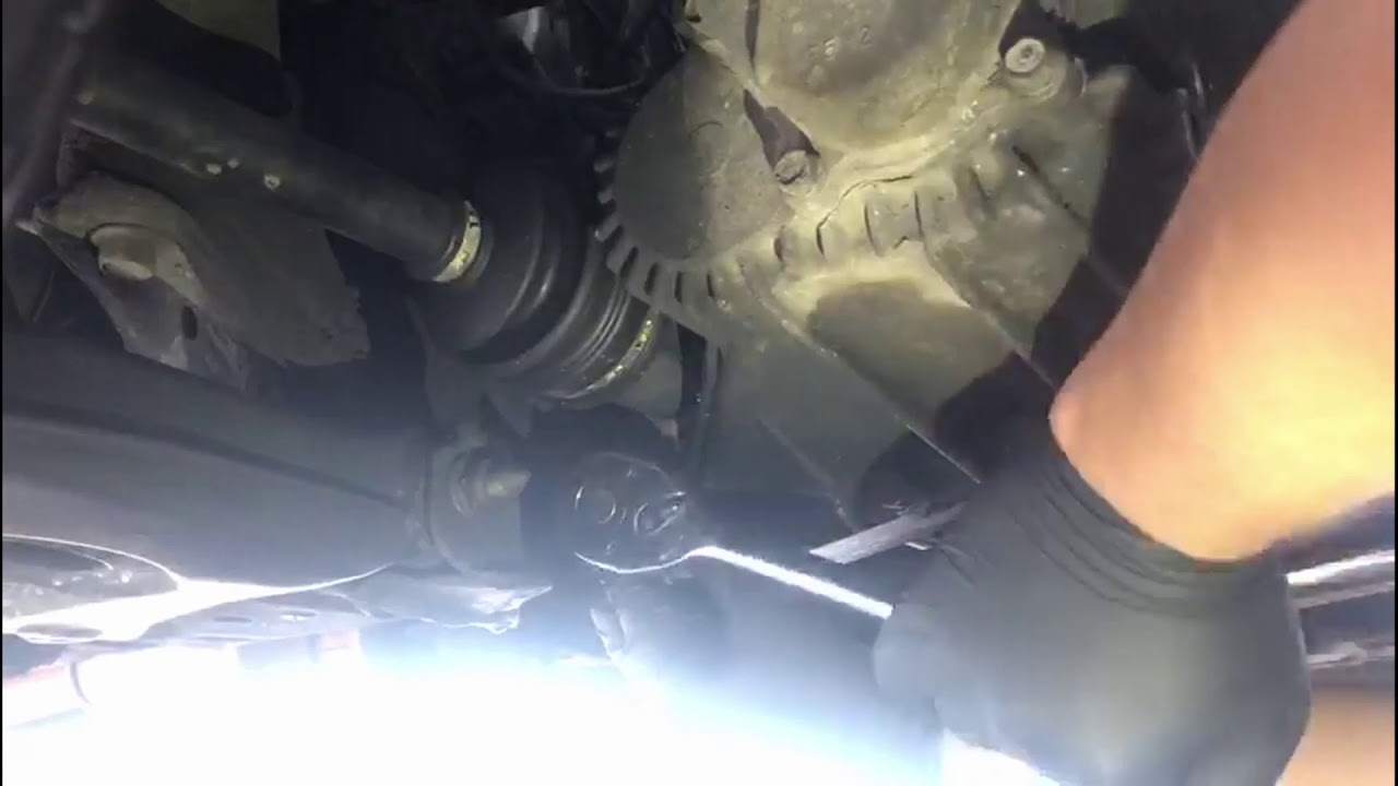 bagaimana menukar minyak gearbox wira - YouTube