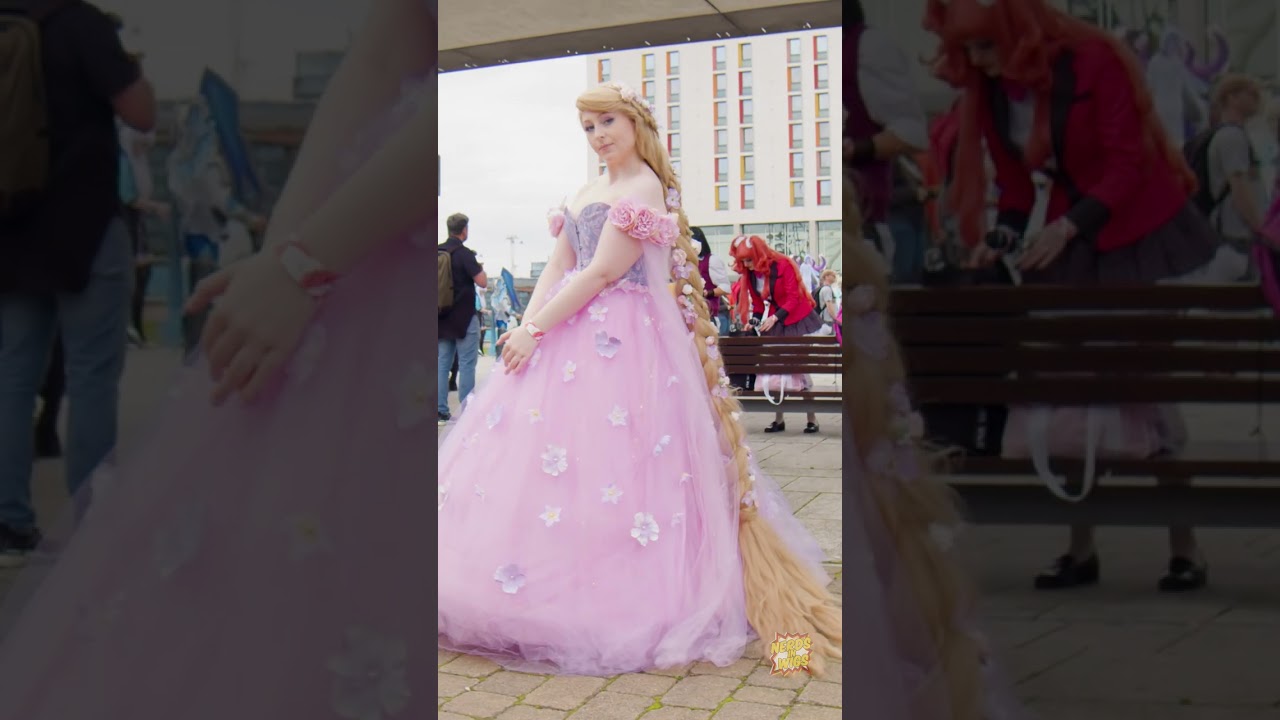 Real Life Rapunzel at MCM Comic Con?! 🤩 #cosplay | Tangled