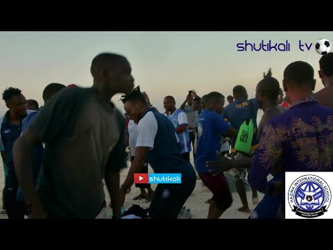 Hii noma tazama Mauno Nungwi Wachezaji wa Azam FC wakatika balaaa Shangwe la mtu kati - Hii noma tazama Mauno Nungwi Wachezaji wa Azam FC wakatika balaaa Shangwe la mtu kati