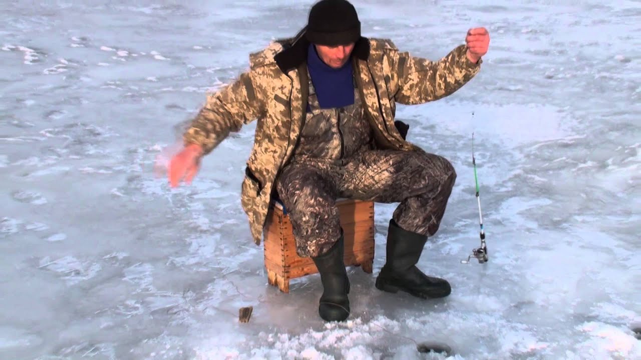 Зимняя рыбалка.Плотва и ёрш по первому льду.