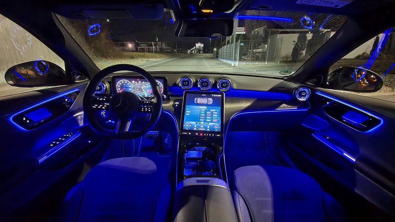 2022 Mercedes-Benz C300 Limousine - at night
