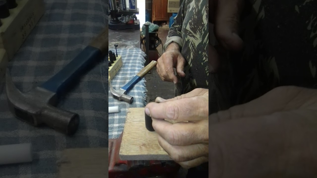 Recarga de munição manual sem uso de prensa.