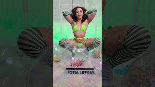 Famous Willow Ryder glitter ball Profile