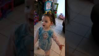 Maelia 3 ans  chante les lacs du connemara