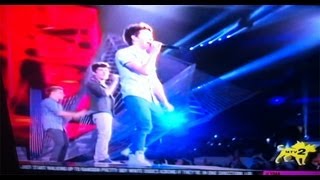 One Direction VMA 2012 Performance - One Thing [Video Music Awards Performance] (DrakeArm)