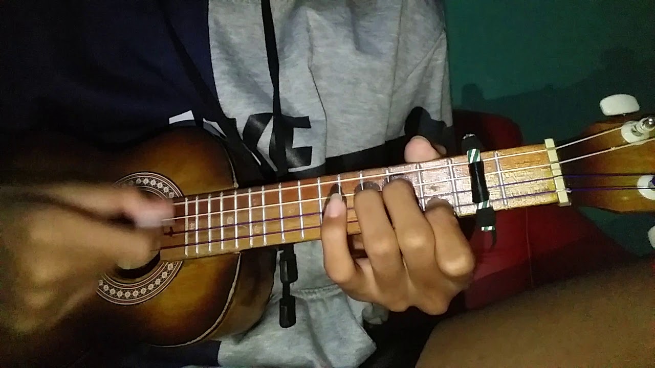 Melodi Bagaikan Langit Dan Bumi Cover Ukulele (Dimas Tr) - YouTube