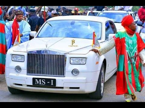 Ex-Emir Sanusi Welcomed To Kaduna In His Rolls-Royce Phantom And Convoy Of Cars