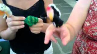 impromptu finger puppet show