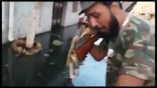 لحظة القبض على داعشي مصري الجنسية داخل محور الصابري | بنغازي