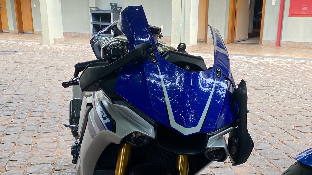 INSTALEI NOVOS ACESSÓRIOS NA YAMAHA R1