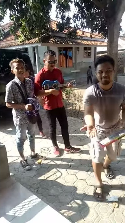 Pengamen cover ( kecewa ) tarling cirebonan