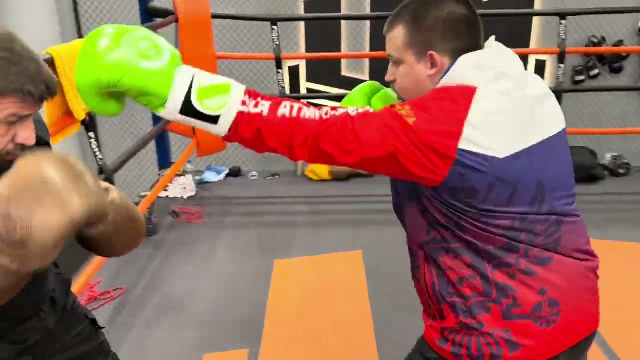 Отработка контратаки под джеб соперника. Базовая боксерская работа.