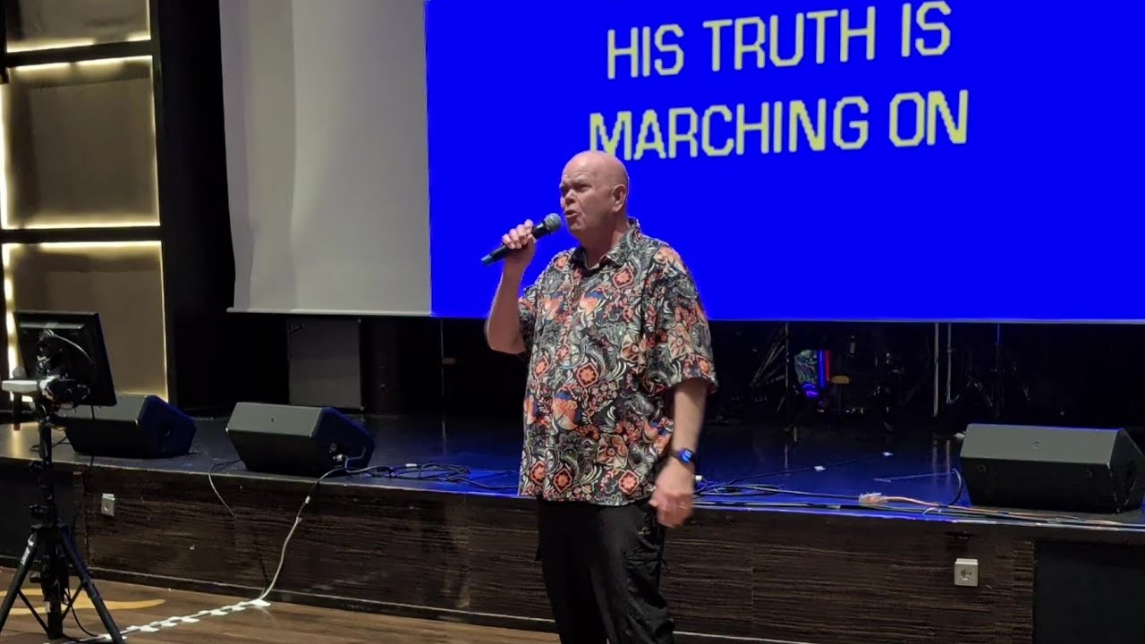 An American Trilogy  -  Jeff Stacey cruise ship karaoke performance of the Elvis Presley song