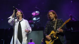 "Guy Yells at Chris to Turn Vocals Up & Thorn" The Black Crowes@Met Philadelphia 5/7/24