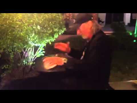 როჯერ გლოვერი 'ჰანგ დრამზე'