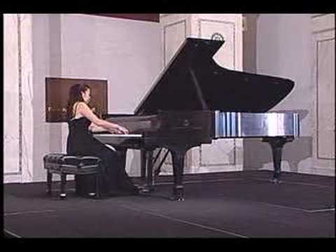 Pianist Soojin Ahn plays Schumann Humoreske (1/2)