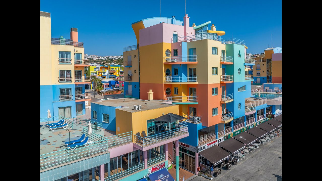 Stunning Marina-Front 2-Bedroom Apartment