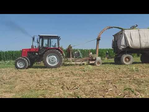 آلة فرم محصول الذرة الأخضر لعمل السيلاج المكمورة على جرار بيلاروس