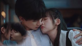 【搶先看】灰姑娘靠在校草身上睡著了，他無法掩飾自己的愛，將她抱在懷裏偷偷吻她【当我飞奔向你 When I Fly Towards You】