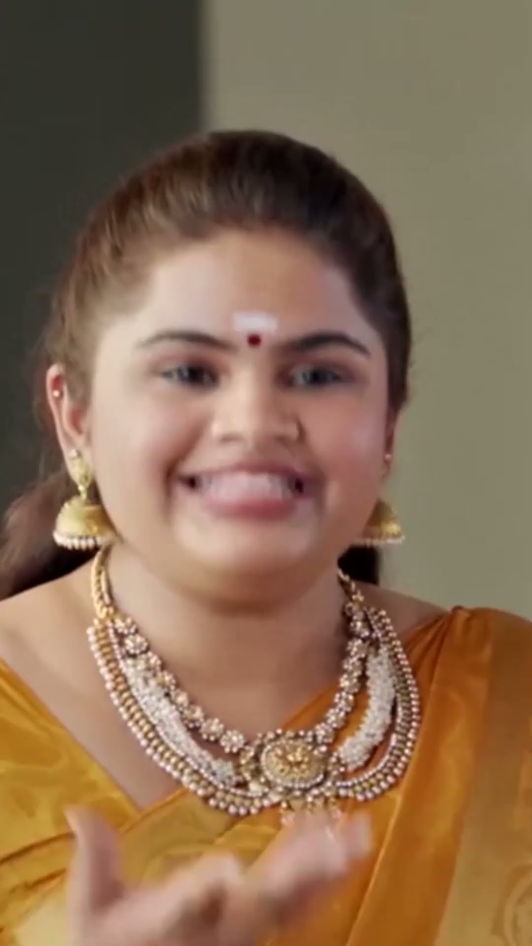 Vidyullekha Raman Comedy Scene #Sarrainodu #brahamanandam #vidyullekharaman #shrots #reels