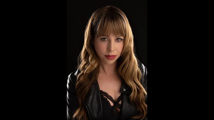 Interview LIVE with artist Erin Miracle, Festival ...