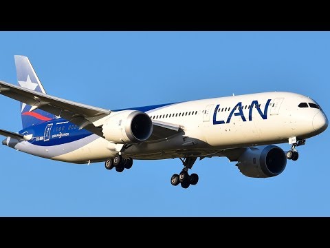 LATAM Airlines Boeing 787-9 (LAN LIVERY) Landing at Melbourne Airport