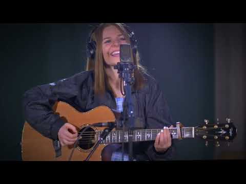 Avery Chapman - Water (Live)