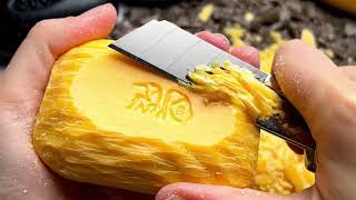 Relaxing Soap Cutting ASMR. Satisfying Soap and lipstick cutting. Corte de jabón - screenshot 1
