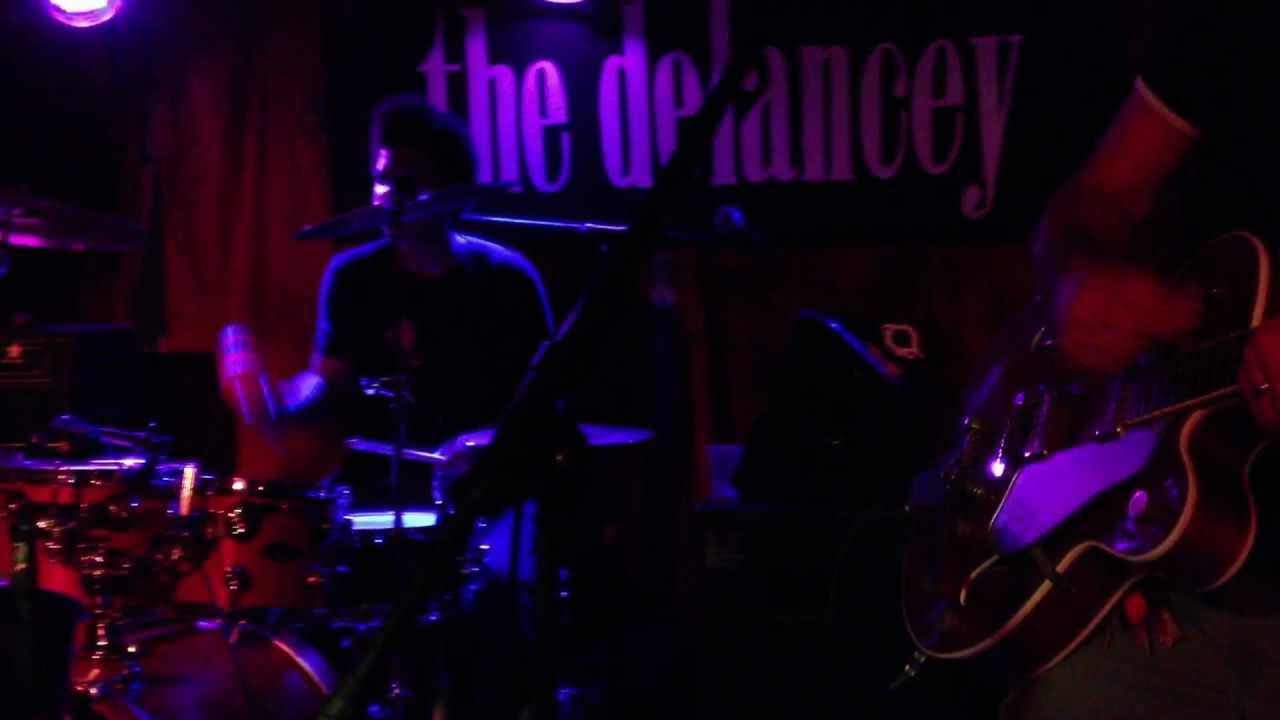 Maquina Supervium - Triangles Kill Squares - The Delancy 6/28/12