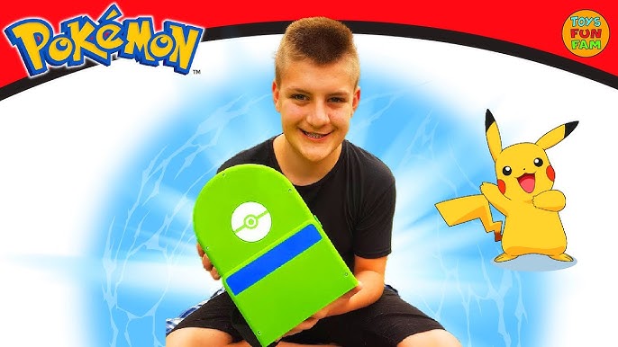 Pokémon Carry Case Playset Review - Me, him, the dog and a baby!