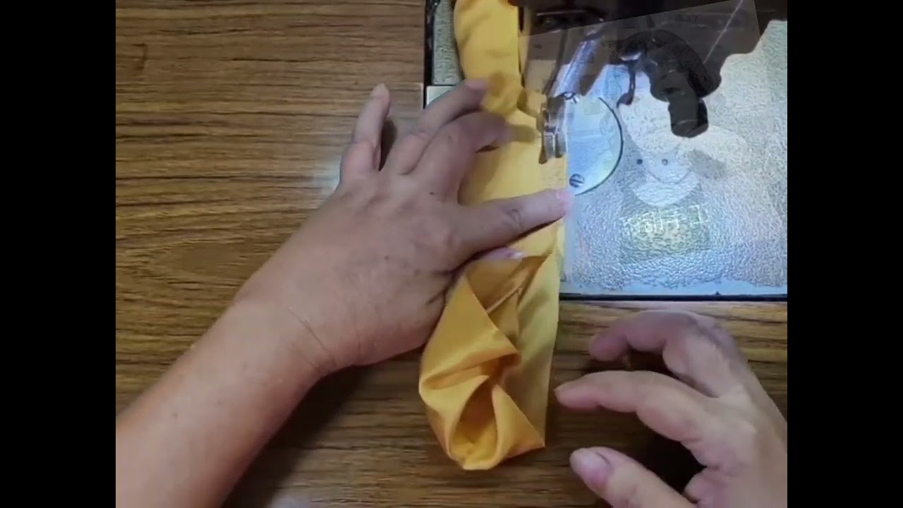 碎布利用~五分钟就能做好的发圈。New style of scrunchies DIY