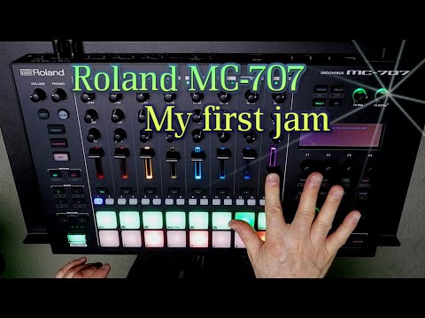 ミュージック COMPLEX Roland GROOVEBOX MC-707 My first jam 🎵 135BPM TECHNO MACHINE LIVE