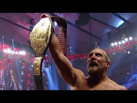 Daniel Bryan cashes in his Money in the Bank briefcase: WWE TLC 2011