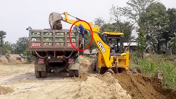 OMG !!! What a Fun - JCB Backhoe Loader Cutting Mud and Loading in Dump Truck - 3DX Machine at Work
