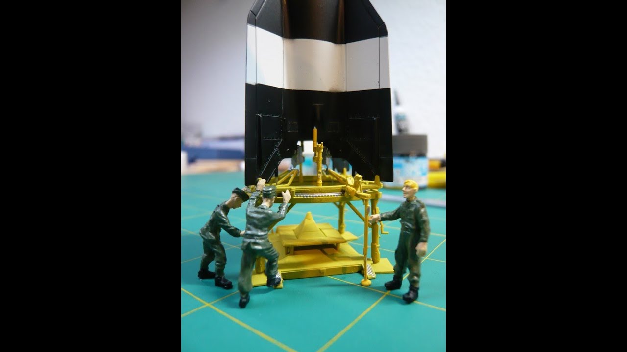A4/V2 German Rocket, Revell 03309, 1:72 - YouTube