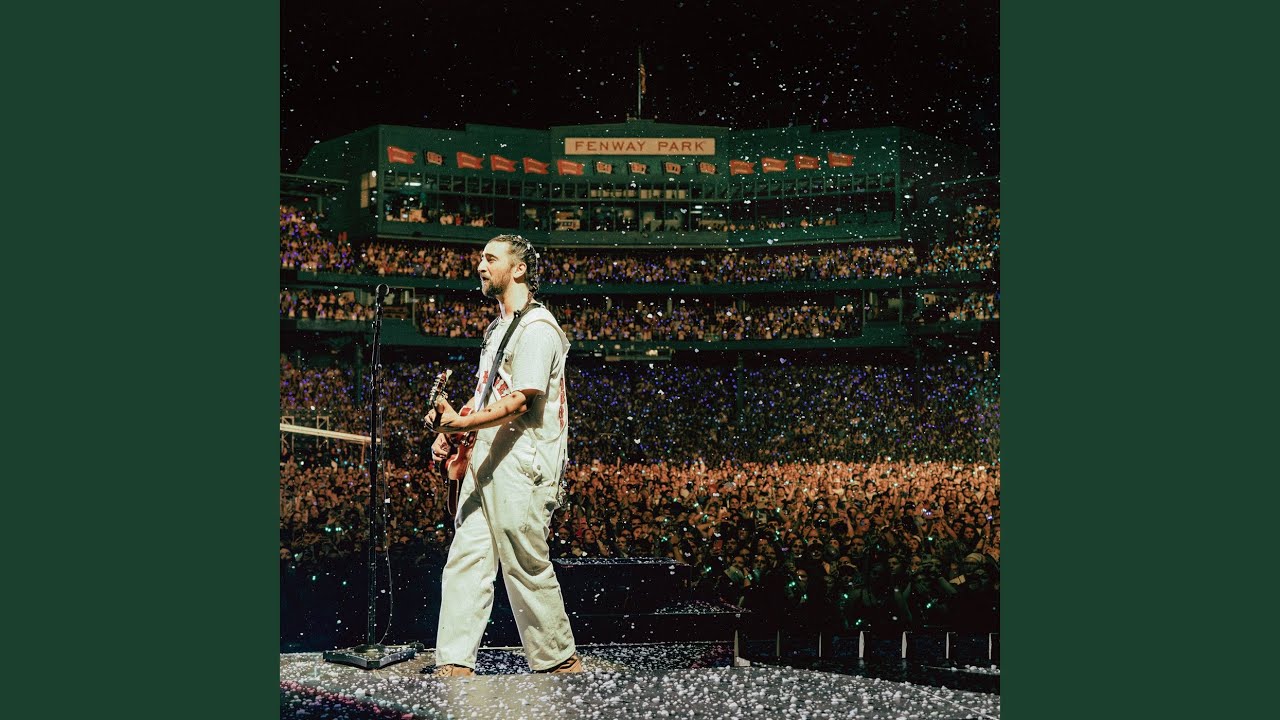 在 YouTube 上观看 She Calls Me Back (Live From Fenway Park) 在 YouTube 上观看 She Calls Me Back (Live From Fenway Park)