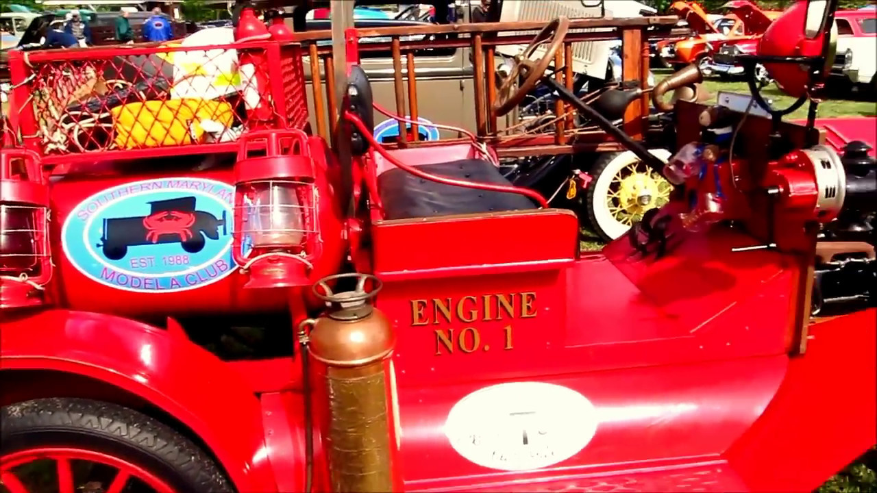 1915 Fire Truck on display (Video by DougCameraman) 5/7/2017