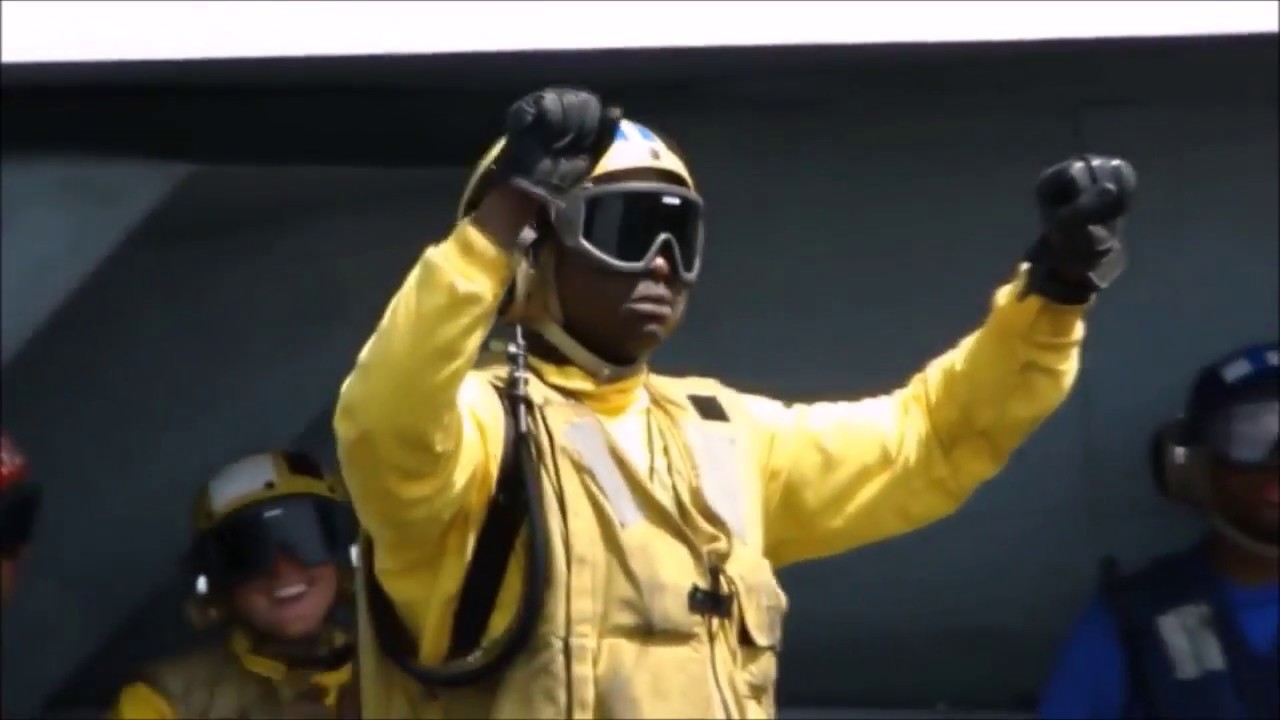 ให้สัญญาณมือ การขึ้นลงของเครื่องบิน agreement @anuvira