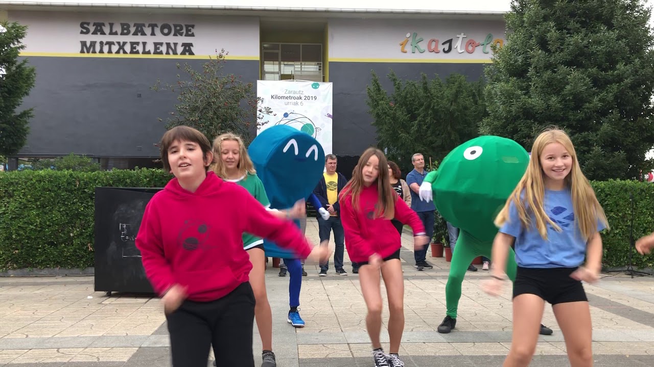 Zarauzko Kilometroen inaugurazioa